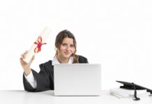 The 9 Benefits of Pursuing an Business degree online