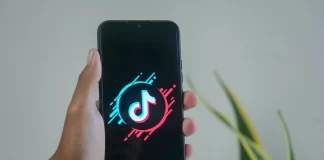 The Ultimate Showdown: Reels vs TikTok - Which is Better for Your Content?