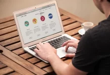 How to Choose the Right Platform for Custom Website Development